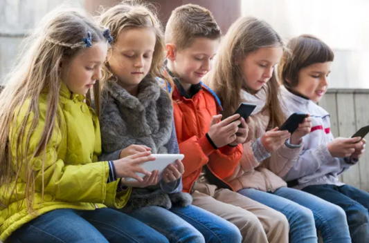 Imagem do Artigo: Segurança das crianças no celular: Mitos que você não sabe, verdades que desconhece